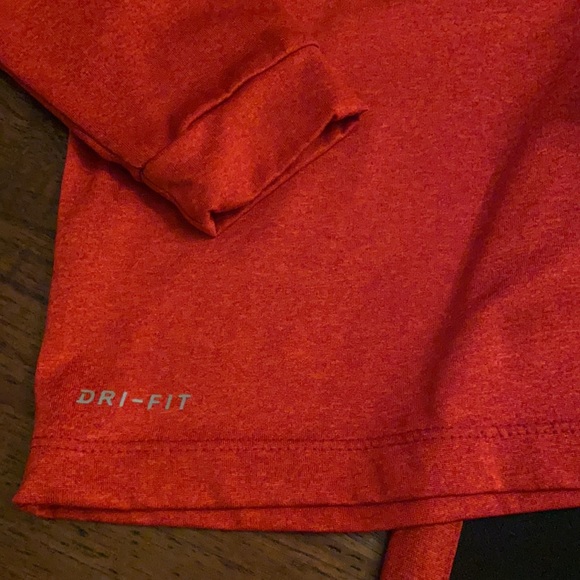 Nike outfit thin Dri-Fit shirt with hood & matching pants - Picture 3 of 8